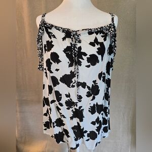 Cato EST 1946 SZ M Black and White Floral Women's Top